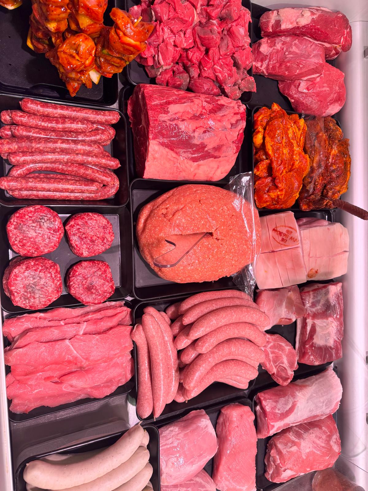 Frischfleisch Sortiment der Metzgerei Sobolta